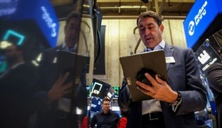 盘前：道指期货跌0.38% 油价暴跌近4%