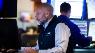 开盘：美股周二低开 AI股估值担忧升温