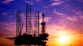 如何确定石油期货的交易规模？这种交易规模对能源市场有何影响？