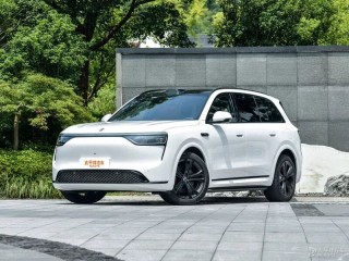 问界销冠天团再放大招！1.5万补贴延期，2026前下单都划算？