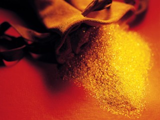 黄金与股票投资收益如何比较？