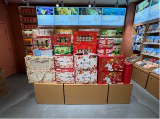 1672克“坚果礼盒”只有16%坚果！良品铺子被曝礼盒“掺水”，门店两年关闭上千家