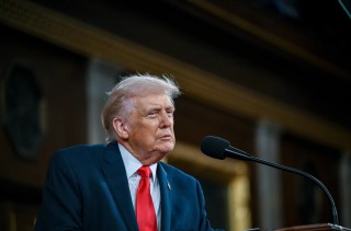 特朗普声称伊朗已被“彻底击败”