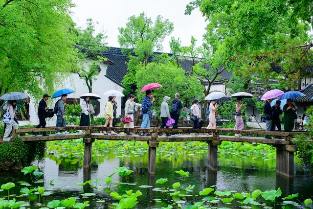 端午小长假“好玩不贵”:周边游出游人次占比近50%,主题乐园景区最受欢迎 第3张 端午小长假“好玩不贵”:周边游出游人次占比近50%,主题乐园景区最受欢迎 第3张