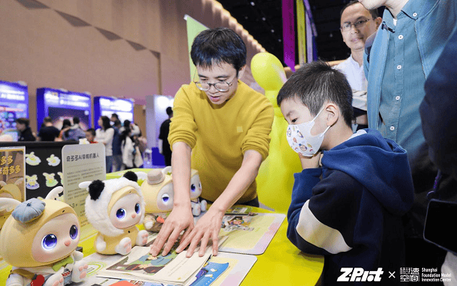 早教机推荐:要AI陪伴,更要实用主义!奇多多在WTCC树立“实用派”学伴标杆 第6张 早教机推荐:要AI陪伴,更要实用主义!奇多多在WTCC树立“实用派”学伴标杆 第6张