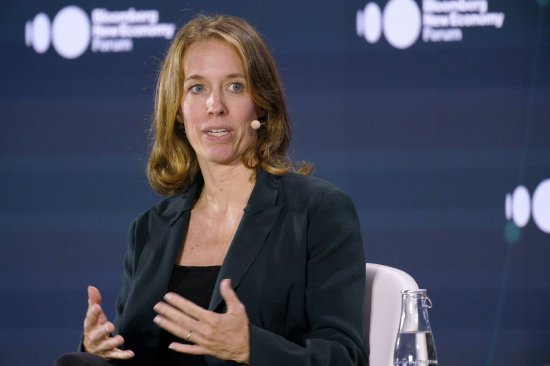 瑞银美洲CIO:AI热潮中弃科技奔实体 第1张 瑞银美洲CIO:AI热潮中弃科技奔实体 第1张