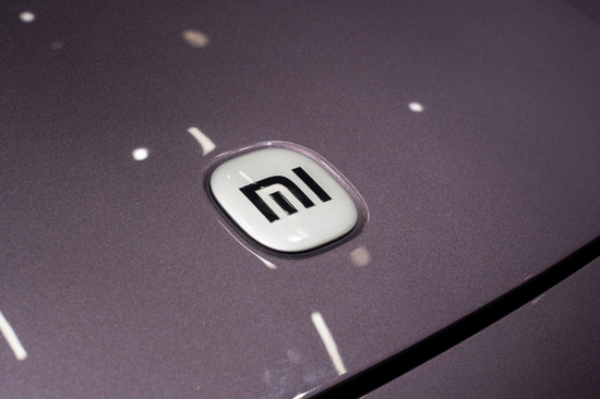 汽车销售暴涨2倍，手机却“遇冷”！小米2025年汽车收入达1033亿元，平均单价约25万元  第1张